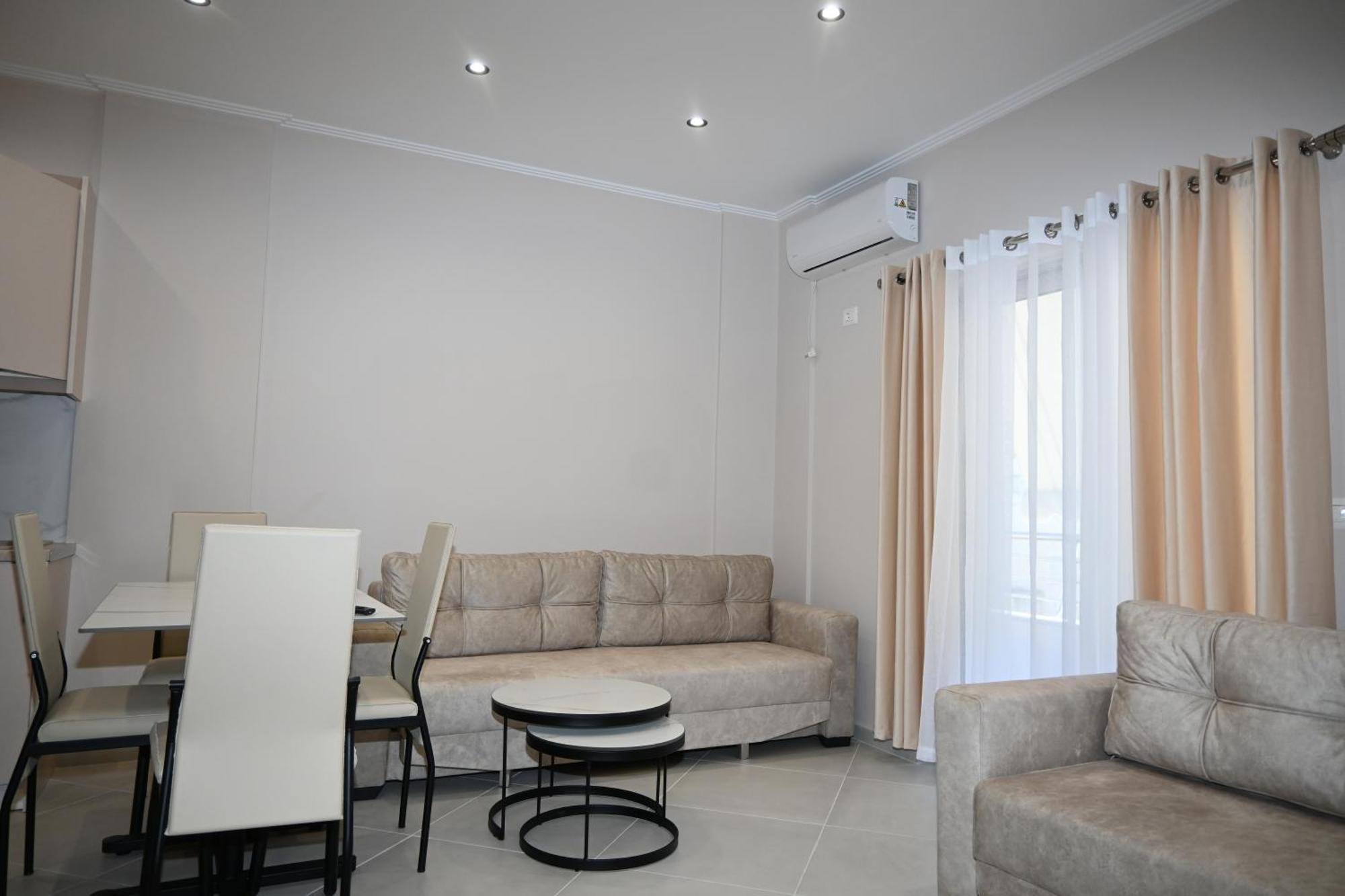 Eleana'S Apartament Sarandë Habitación foto