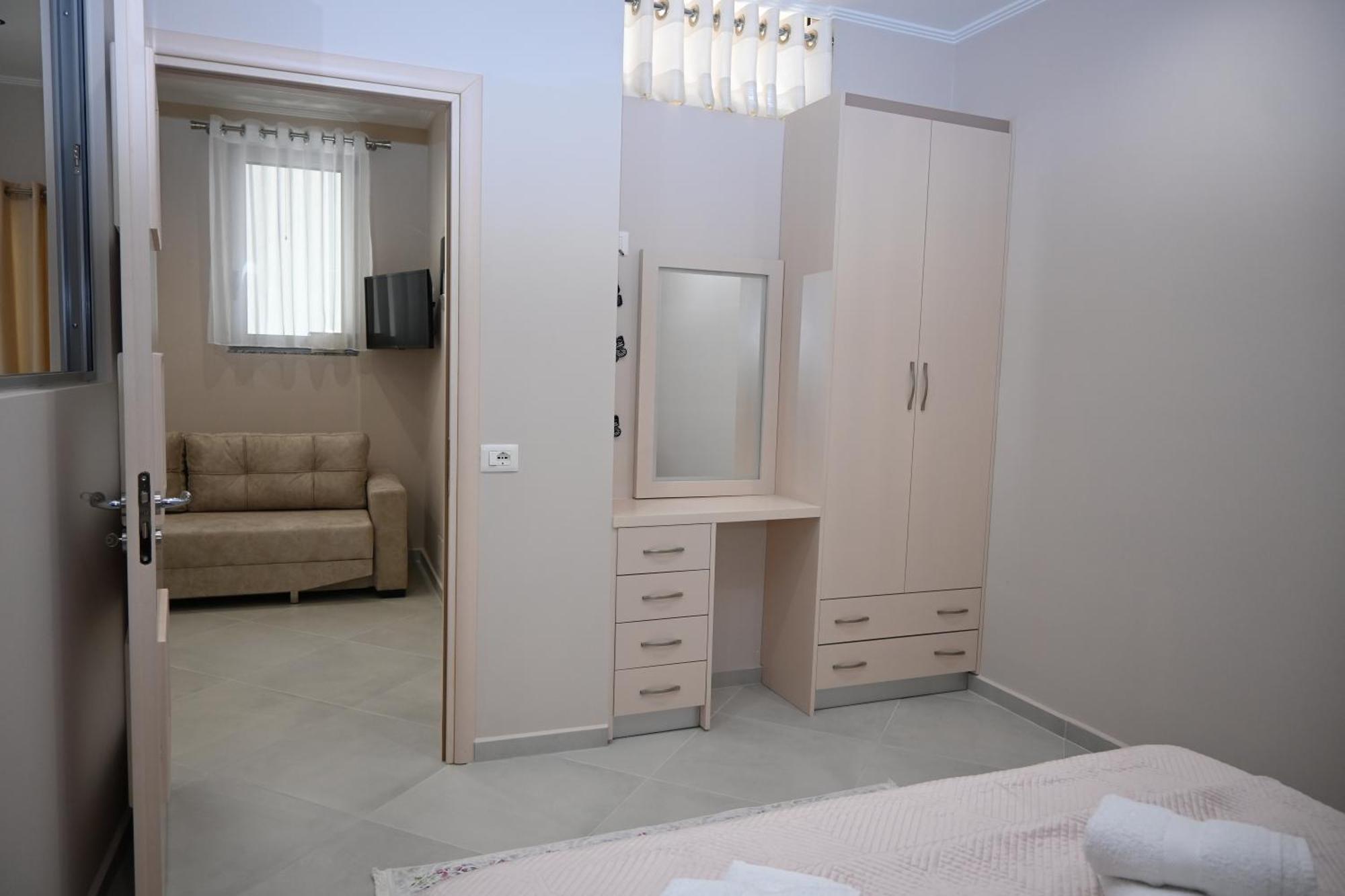 Eleana'S Apartament Sarandë Habitación foto
