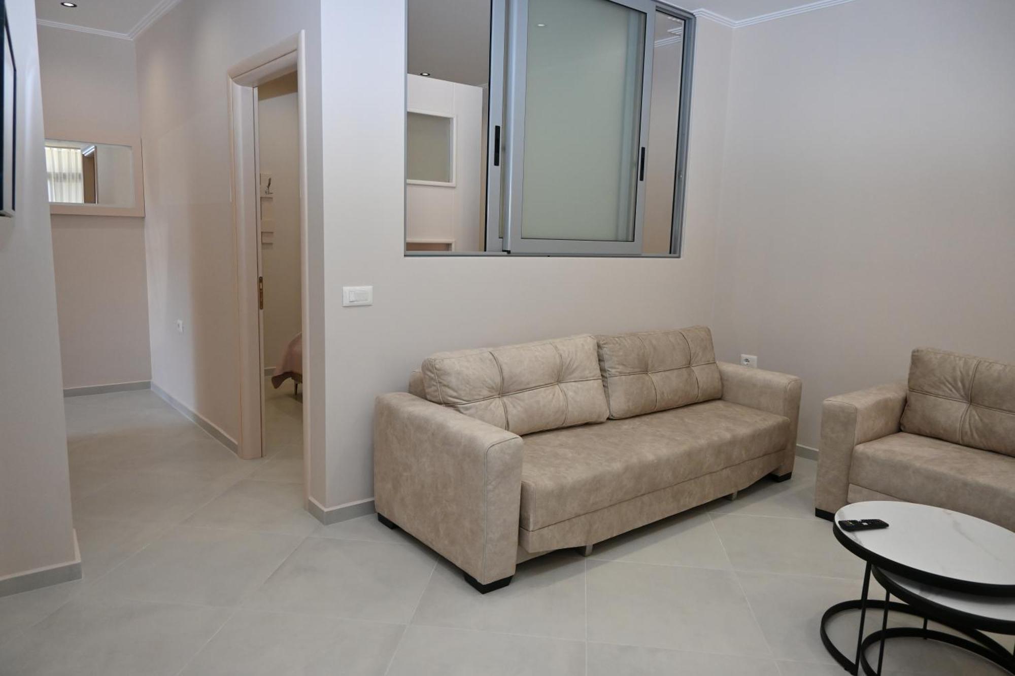 Eleana'S Apartament Sarandë Habitación foto